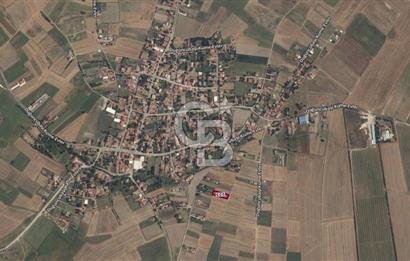 KÖY İÇERİSİNDE ELEKTRİK SU DİBİNDE İMARLI ARSA