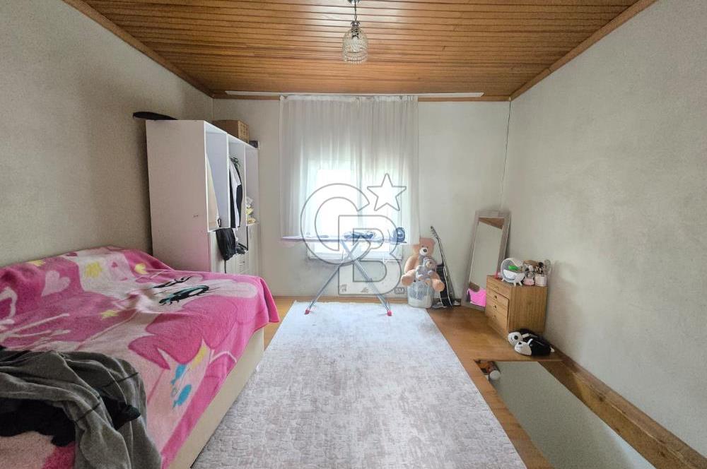 Ayvalık Merkezde Satılık Müstakil 3+1 Bahçeli Ev Sahile 300m