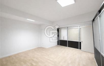  İzmir Konak Oto Plaza’da Üç Katlı Prestijli Fırsat Ticari Dükkan