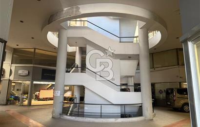  İzmir Konak Oto Plaza’da Üç Katlı Prestijli Fırsat Ticari Dükkan