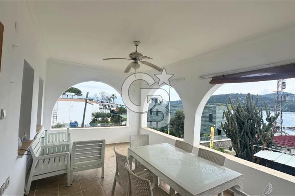Sezonluk Kiralık Bodrum Türkbükü Denize 50 mt. Yakınlıkta 3+1 Üst Kat