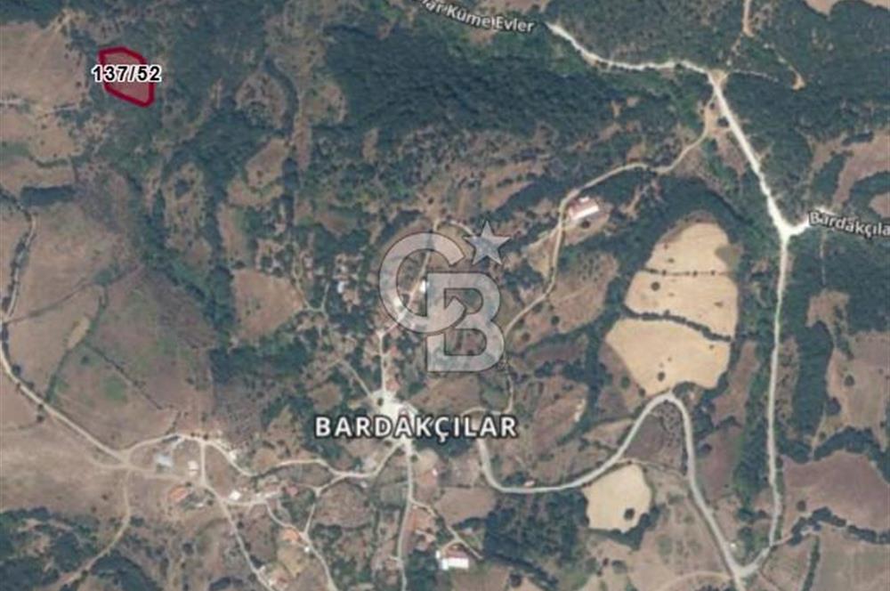 ÇAN BARDAKÇILAR KÖYÜNDE YATIRIMLIK 2.306 M2 TARLA