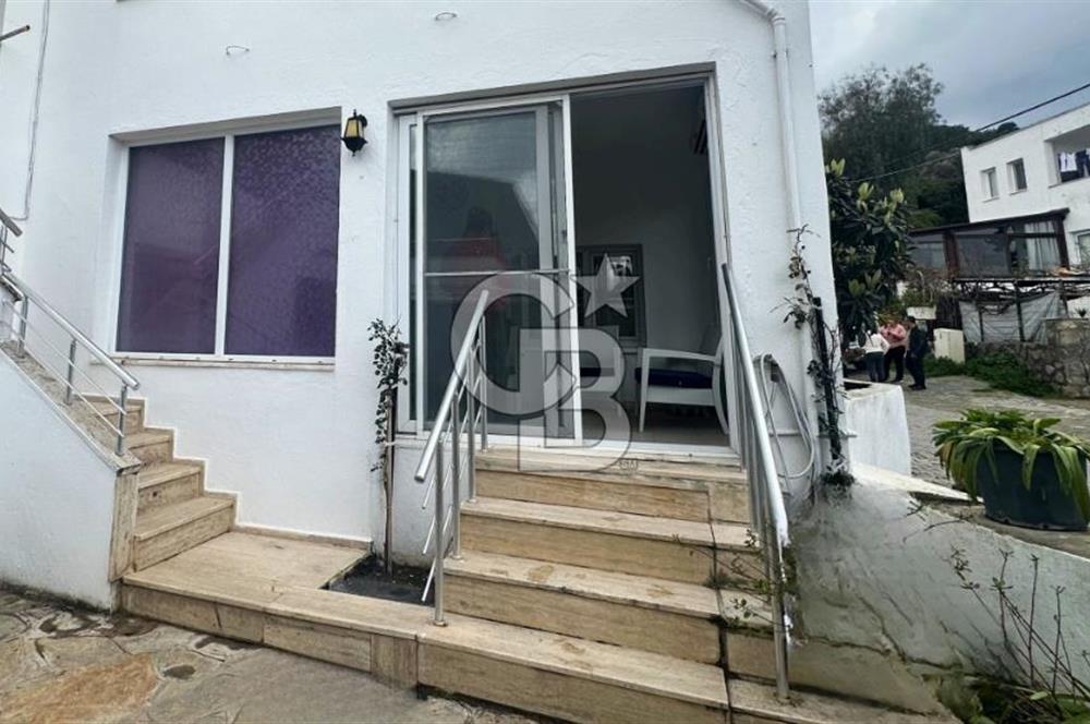 Senelik Kiralık Bodrum Türkbükü Denize 50 mt. Yakınlıkta 3+1-Alt Kat