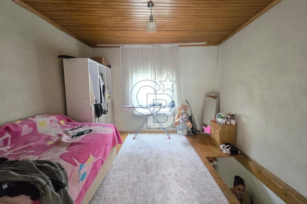 Ayvalık Merkezde Satılık Müstakil 3+1 Bahçeli Ev Sahile 300m