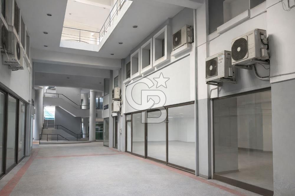 İzmir Konak Oto Plaza’da Üç Katlı Prestijli Fırsat Ticari Dükkan