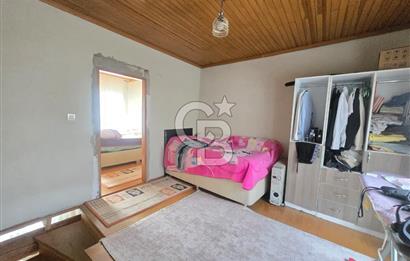 Ayvalık Merkezde Satılık Müstakil 3+1 Bahçeli Ev Sahile 300m