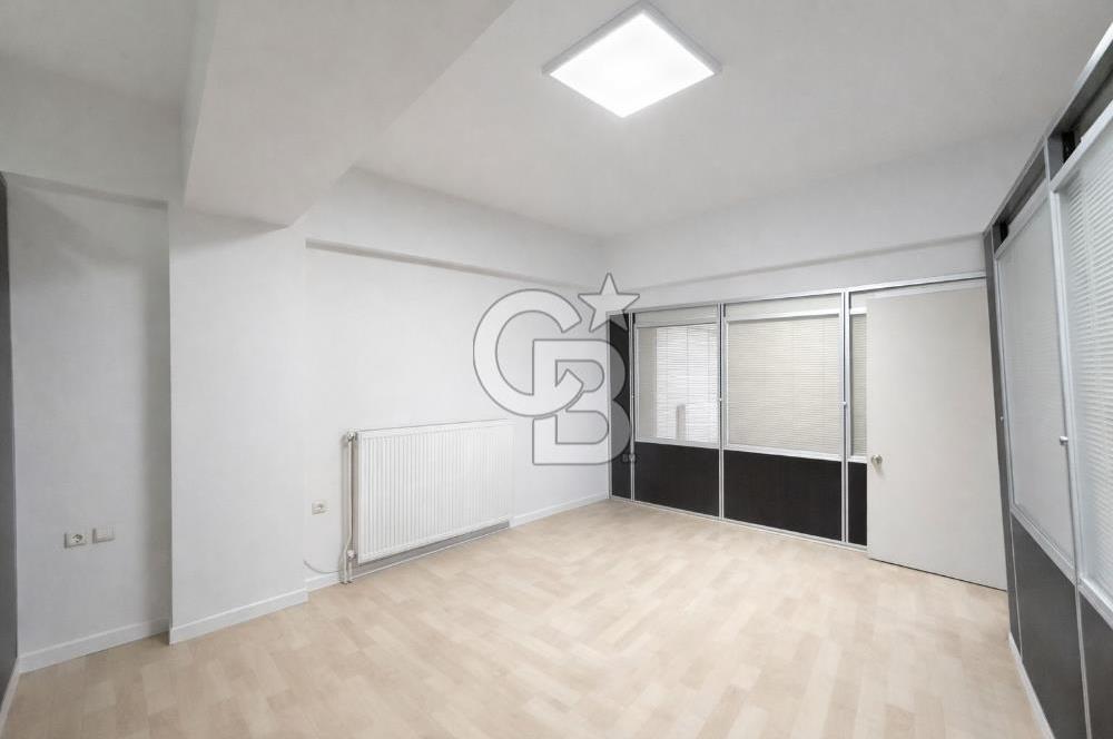  İzmir Konak Oto Plaza’da Üç Katlı Prestijli Fırsat Ticari Dükkan