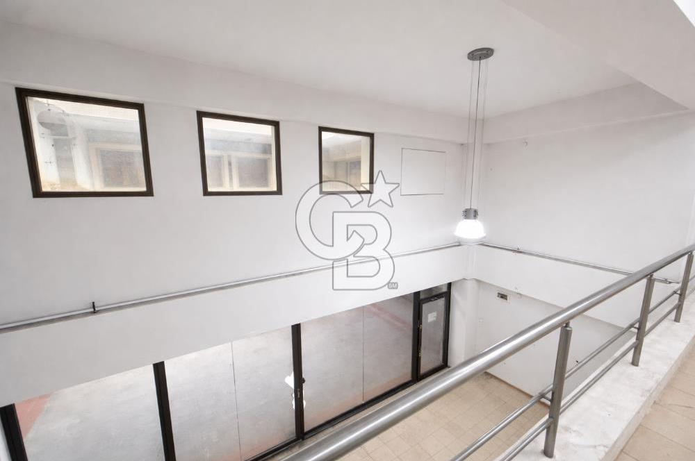  İzmir Konak Oto Plaza’da Üç Katlı Prestijli Fırsat Ticari Dükkan