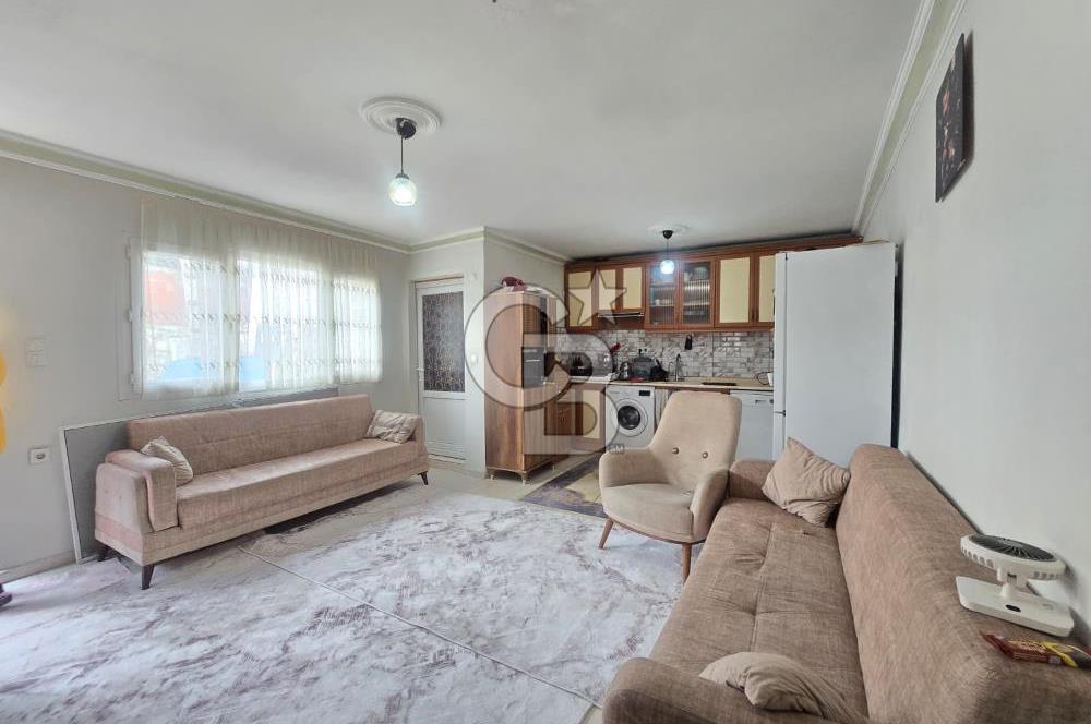 Ayvalık Merkezde Satılık Müstakil 3+1 Bahçeli Ev Sahile 300m