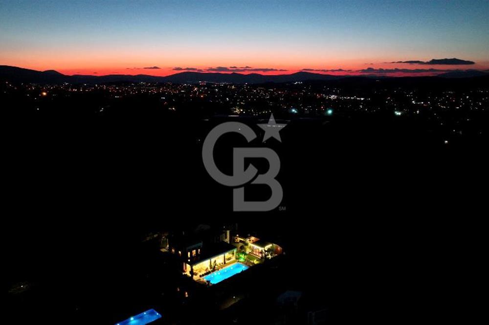 Urla Kekliktepe Arkadya Evleri'nde 5+1 Havuzlu Villa Satılık