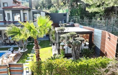 Urla Kekliktepe Arkadya Evleri'nde 5+1 Havuzlu Villa Satılık
