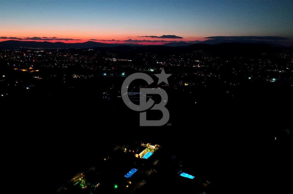Urla Kekliktepe Arkadya Evleri'nde 5+1 Havuzlu Villa Satılık