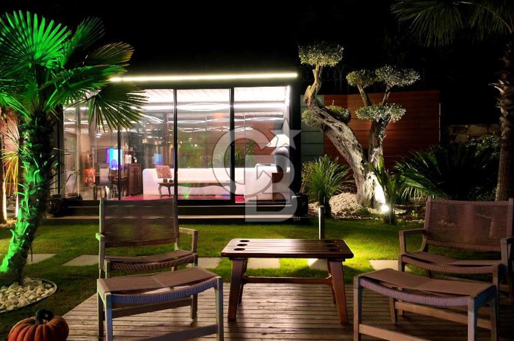 Urla Kekliktepe Arkadya Evleri'nde 5+1 Havuzlu Villa Satılık