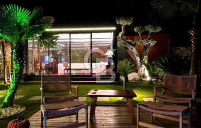 Urla Kekliktepe Arkadya Evleri'nde 5+1 Havuzlu Villa Satılık