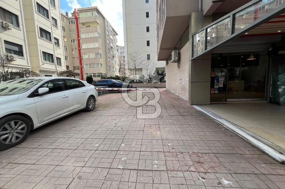 Kadıköy Kozyatağında Merkezi lokasyonda genç binada ara kat 2+1 kiralık daire 