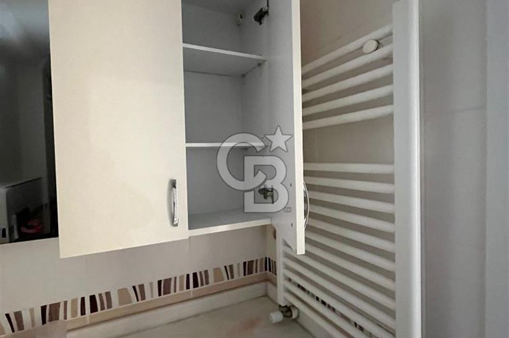 Kadıköy Kozyatağında Merkezi lokasyonda genç binada ara kat 2+1 kiralık daire 