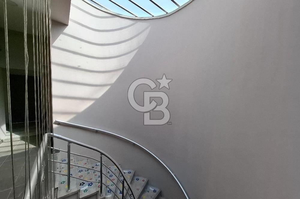 Balgat Ziyabey'e Yakın 1850m2 5 Kat Asansör Geniş Bahçeli Bina