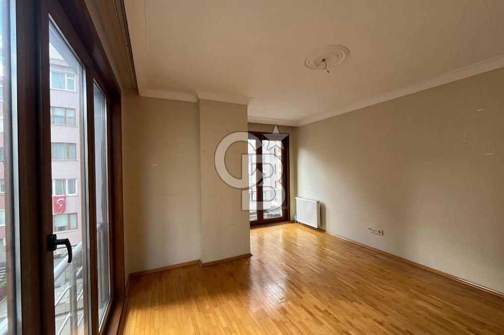 Kadıköy Kozyatağında Merkezi lokasyonda genç binada ara kat 2+1 kiralık daire 