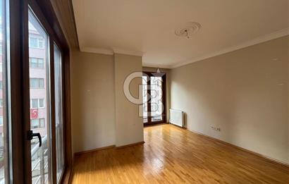 Kadıköy Kozyatağında Merkezi lokasyonda genç binada ara kat 2+1 kiralık daire 