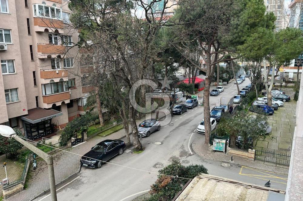 Kadıköy Kozyatağında Merkezi lokasyonda genç binada ara kat 2+1 kiralık daire 