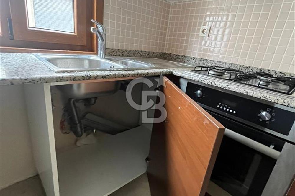 Kadıköy Kozyatağında Merkezi lokasyonda genç binada ara kat 2+1 kiralık daire 
