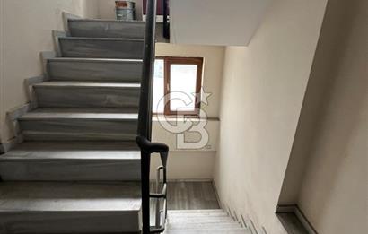 Kadıköy Kozyatağında Merkezi lokasyonda genç binada ara kat 2+1 kiralık daire 