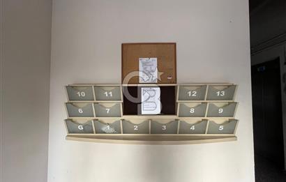 Kadıköy Kozyatağında Merkezi lokasyonda genç binada ara kat 2+1 kiralık daire 