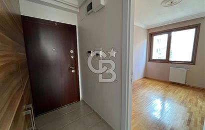 Kadıköy Kozyatağında Merkezi lokasyonda genç binada ara kat 2+1 kiralık daire 