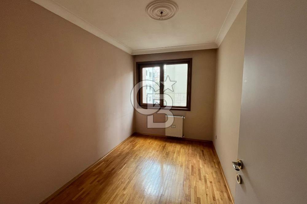 Kadıköy Kozyatağında Merkezi lokasyonda genç binada ara kat 2+1 kiralık daire 