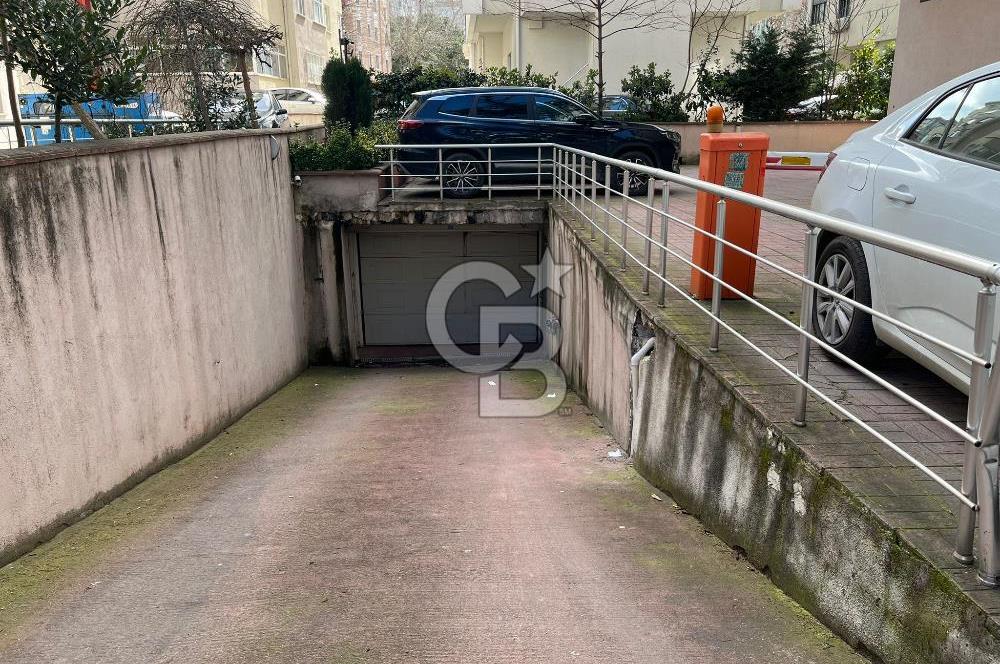 Kadıköy Kozyatağında Merkezi lokasyonda genç binada ara kat 2+1 kiralık daire 