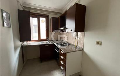 Kadıköy Kozyatağında Merkezi lokasyonda genç binada ara kat 2+1 kiralık daire 