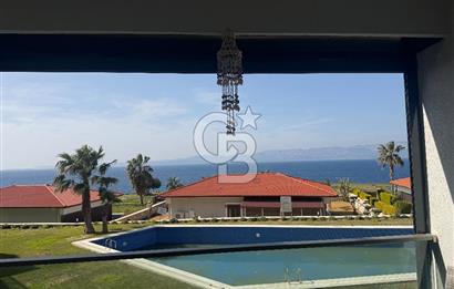 Çeşme Ayasaranda Deniz Manzaralı Havuzlu Sitede Satılık Rezidans