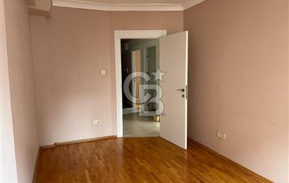 Kadıköy Kozyatağında Merkezi lokasyonda genç binada ara kat 2+1 kiralık daire 