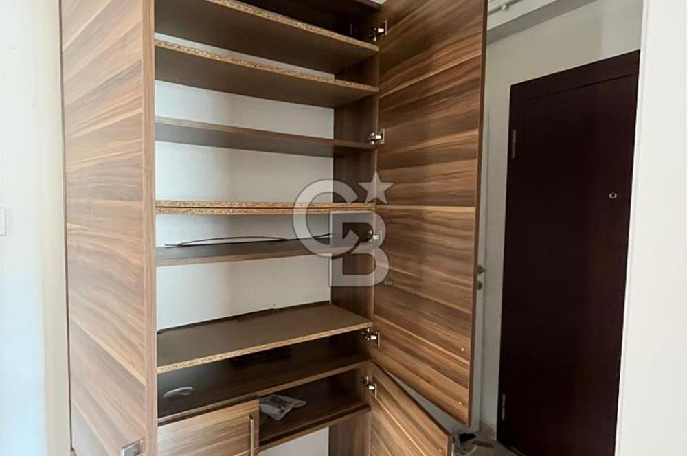 Kadıköy Kozyatağında Merkezi lokasyonda genç binada ara kat 2+1 kiralık daire 