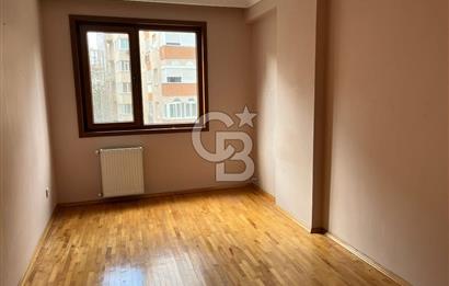 Kadıköy Kozyatağında Merkezi lokasyonda genç binada ara kat 2+1 kiralık daire 