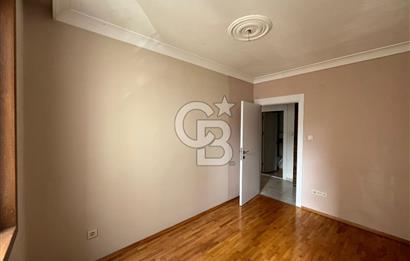 Kadıköy Kozyatağında Merkezi lokasyonda genç binada ara kat 2+1 kiralık daire 