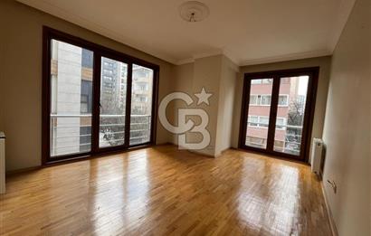 Kadıköy Kozyatağında Merkezi lokasyonda genç binada ara kat 2+1 kiralık daire 