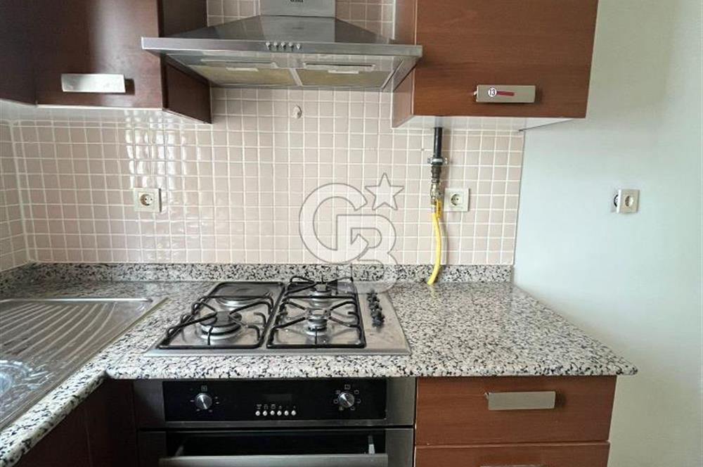 Kadıköy Kozyatağında Merkezi lokasyonda genç binada ara kat 2+1 kiralık daire 