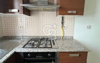 Kadıköy Kozyatağında Merkezi lokasyonda genç binada ara kat 2+1 kiralık daire 