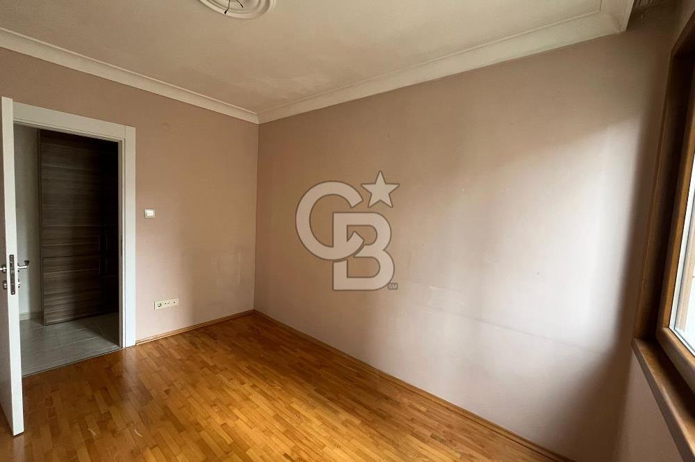 Kadıköy Kozyatağında Merkezi lokasyonda genç binada ara kat 2+1 kiralık daire 