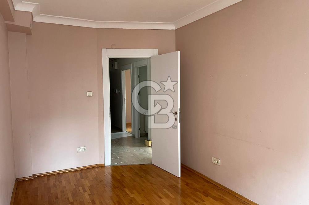 Kadıköy Kozyatağında Merkezi lokasyonda genç binada ara kat 2+1 kiralık daire 