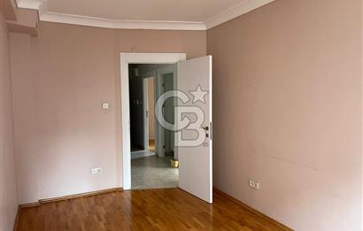 Kadıköy Kozyatağında Merkezi lokasyonda genç binada ara kat 2+1 kiralık daire 