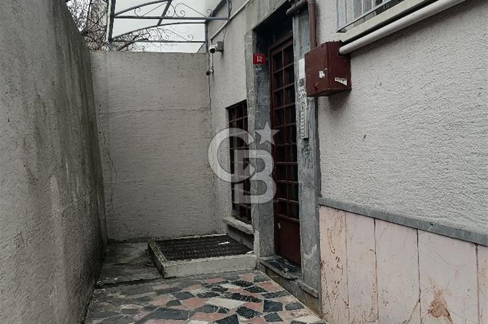 Beyoğlu Gümüşsuyunda Satılık 2+1 Çatı Katı Daire