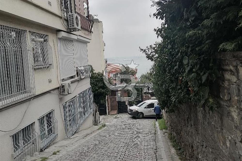 Beyoğlu Gümüşsuyunda Satılık 2+1 Çatı Katı Daire