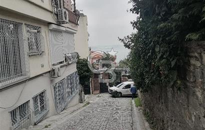 Beyoğlu Gümüşsuyunda Satılık 2+1 Çatı Katı Daire