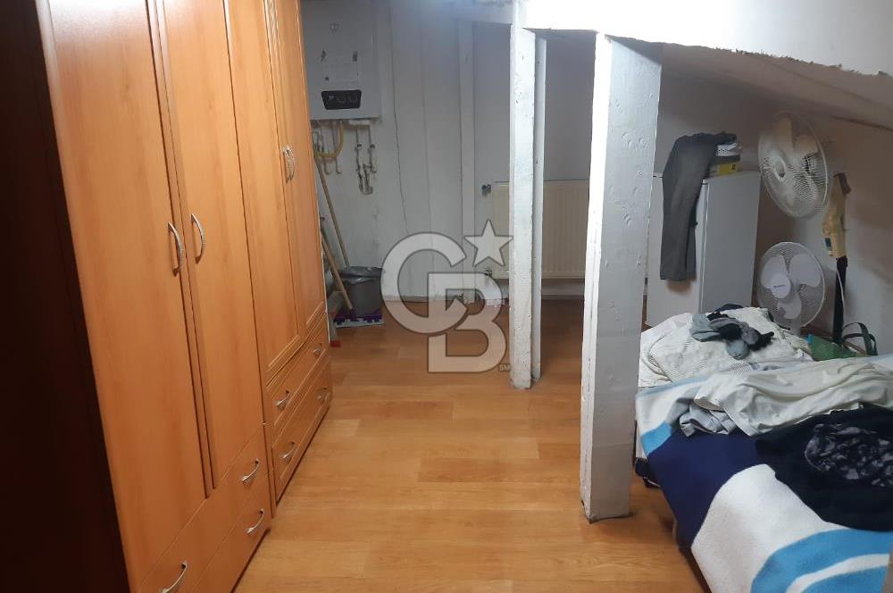 Beyoğlu Gümüşsuyunda Satılık 2+1 Çatı Katı Daire