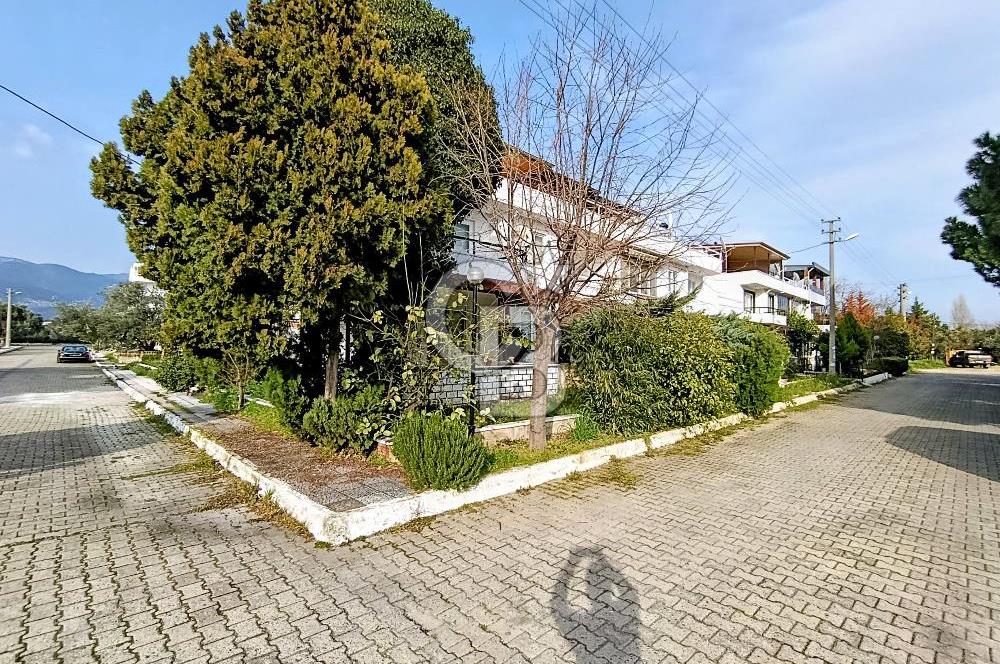 Güre’de Denize 100 m – Tripleks 5+1 Villa – Teraslı ve Bahçeli