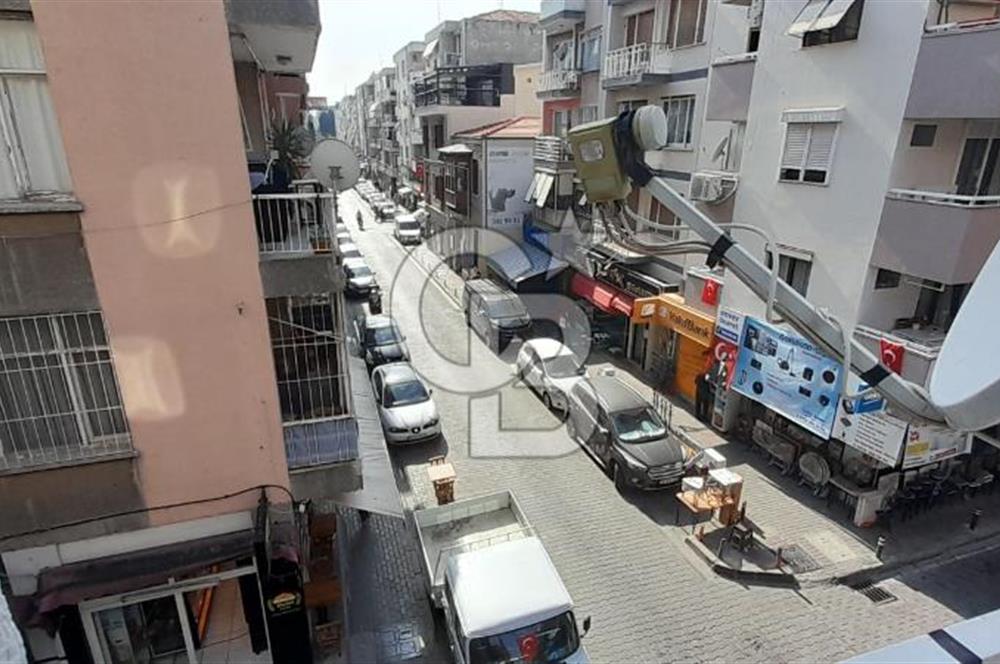 KARŞIYAKA'nın EN HAREKETLİ BÖLGESİNDE BULUNAN DAİREMİZ 3+1 OLUP 2.KATTADIR