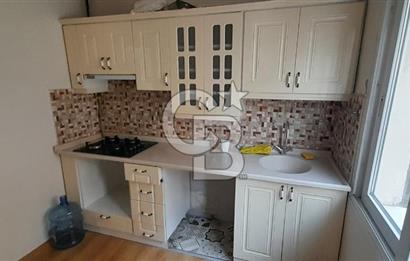 KARŞIYAKA'nın EN HAREKETLİ BÖLGESİNDE BULUNAN DAİREMİZ 3+1 OLUP 2.KATTADIR