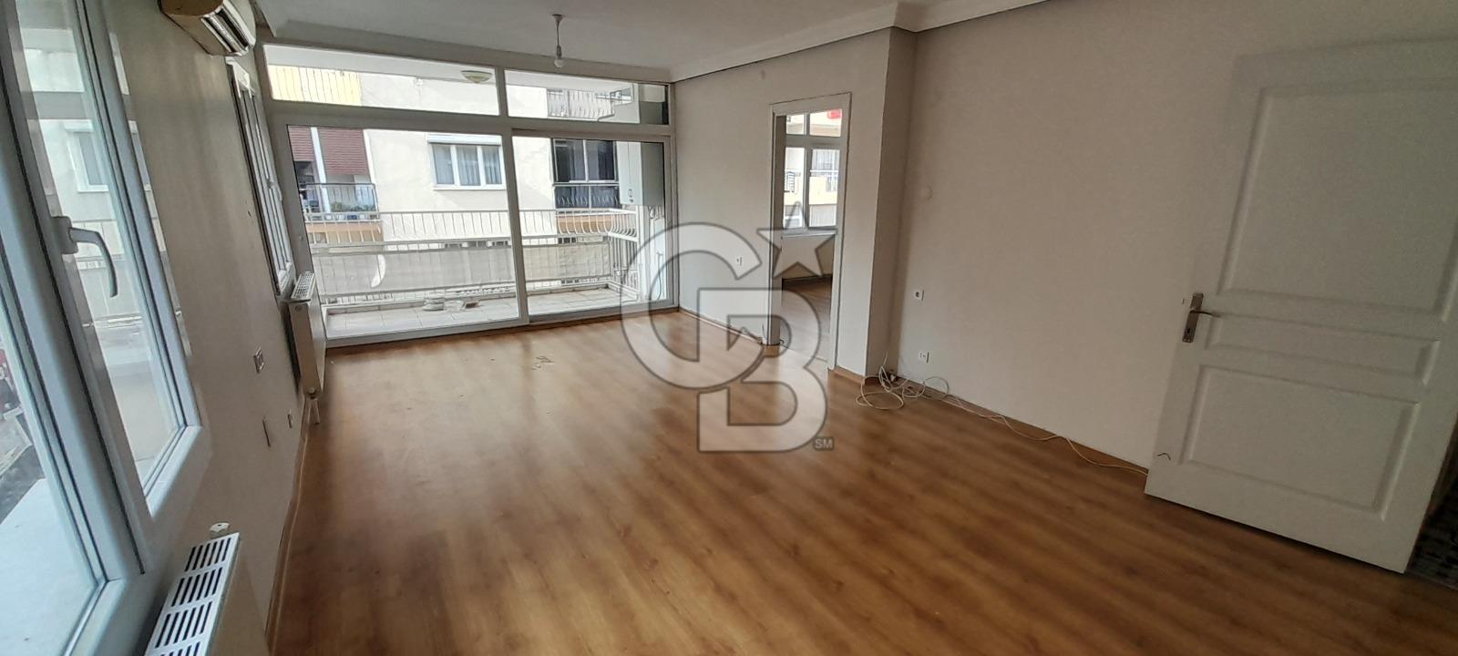 KARŞIYAKA'nın EN HAREKETLİ BÖLGESİNDE BULUNAN DAİREMİZ 3+1 OLUP 2.KATTADIR